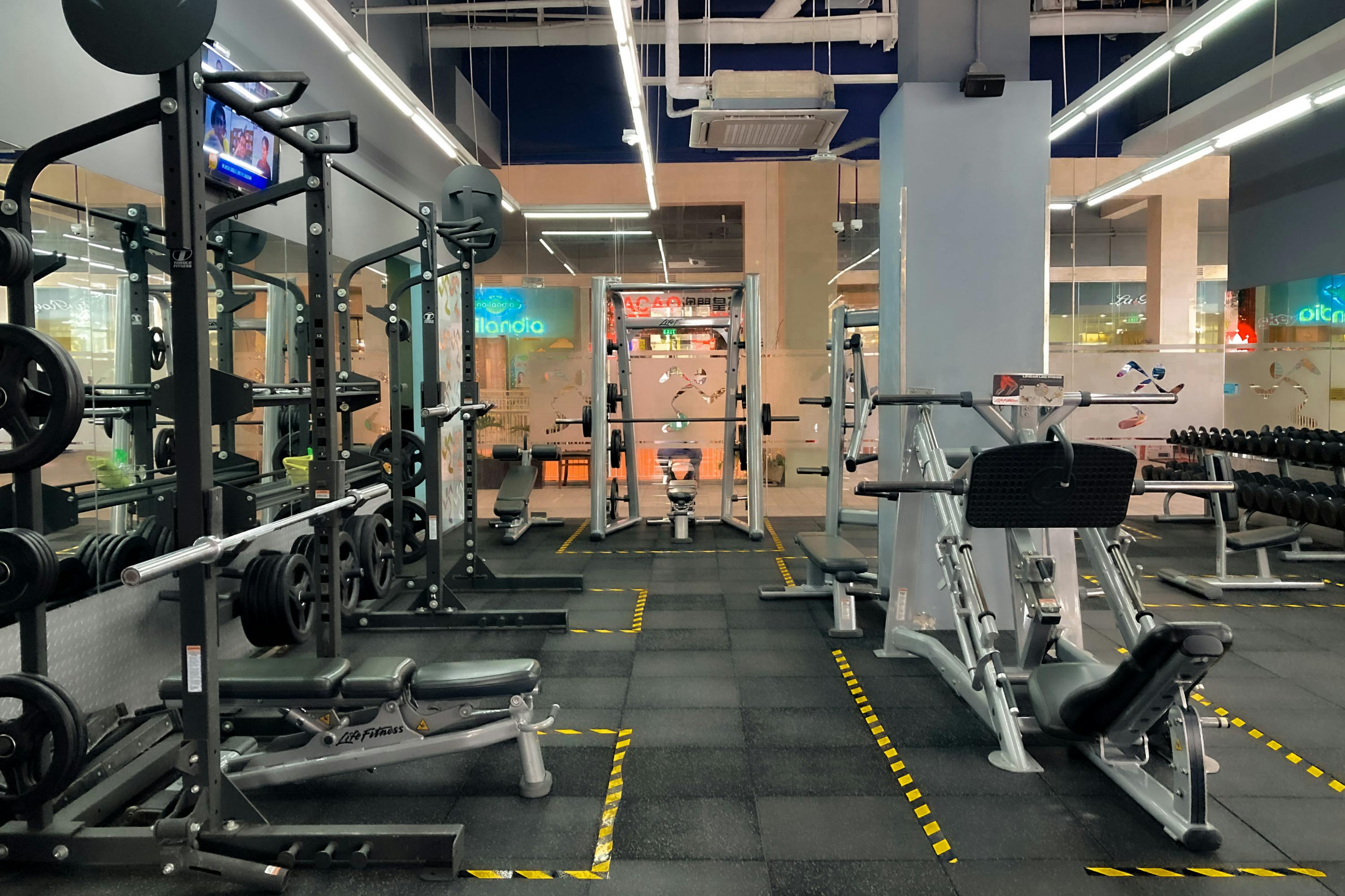 What to Expect from a Standard Hotel Gym (And What to Avoid)